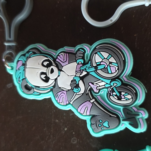 Dude Perfect Keychains Lot - Picture 2 of 8